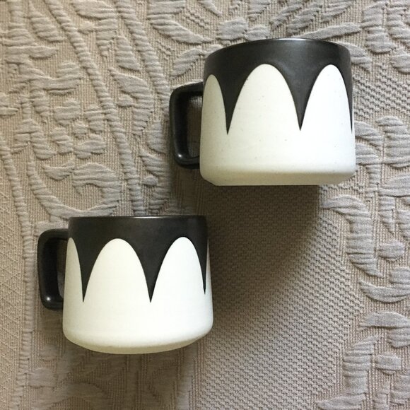 Two Orca Fin Black and White Wave Starbucks Mugs 2017 - Picture 8 of 11